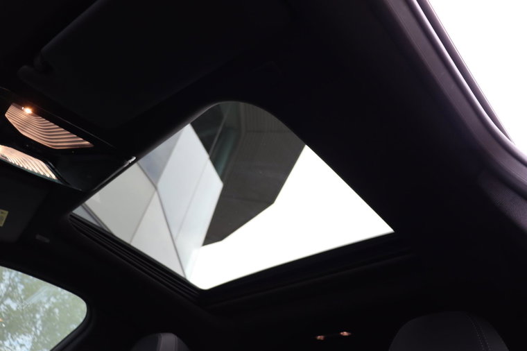 Vehicle Image 38