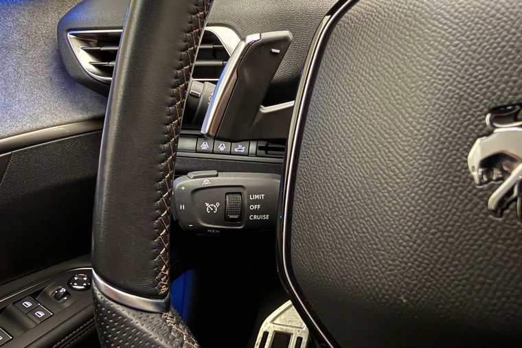 Vehicle Image 32