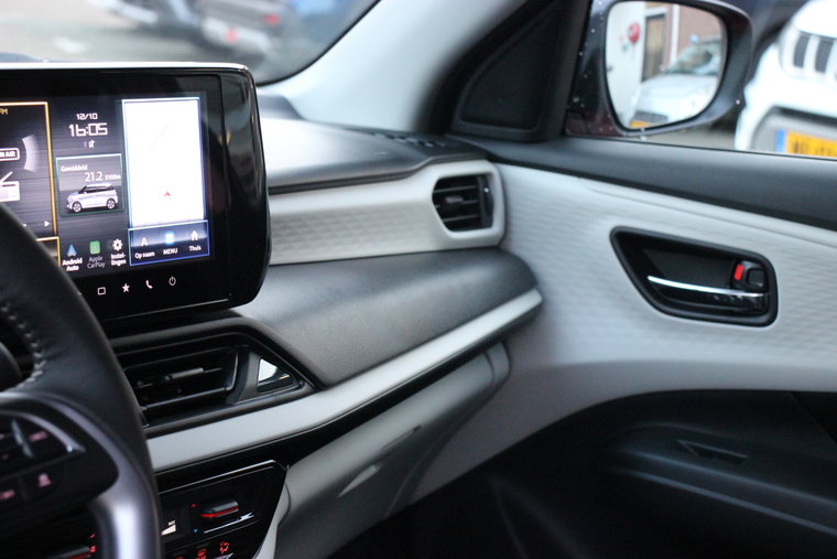 Vehicle Image 30