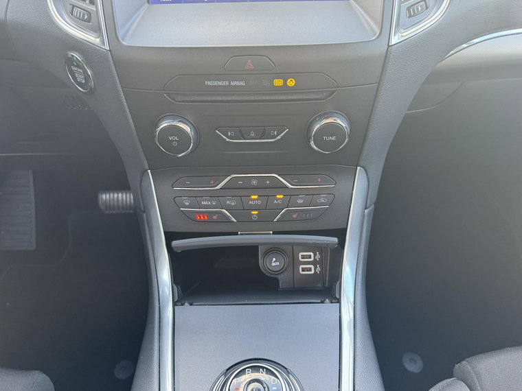 Vehicle Image 14