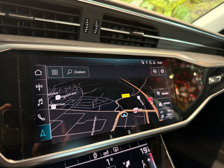 Vehicle Image 22