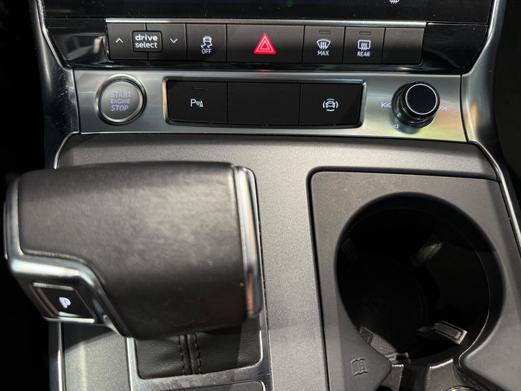 Vehicle Image 26