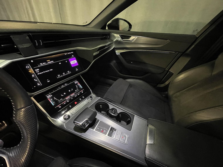 Vehicle Image 32