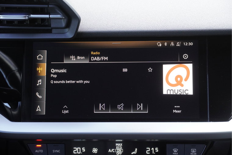 Vehicle Image 26