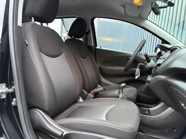 Vehicle Image 12