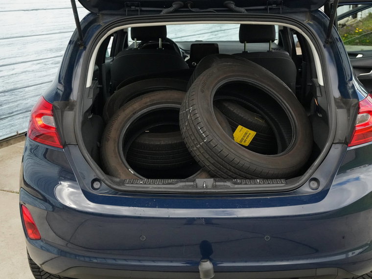 Vehicle Image 25