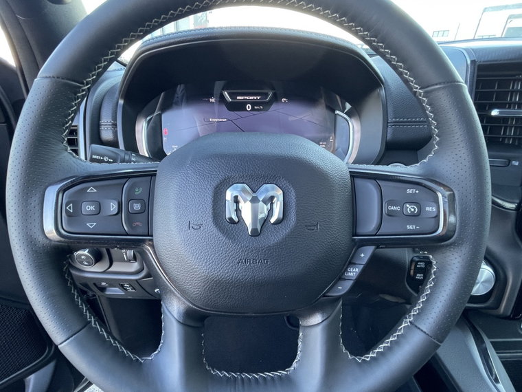 Vehicle Image 28