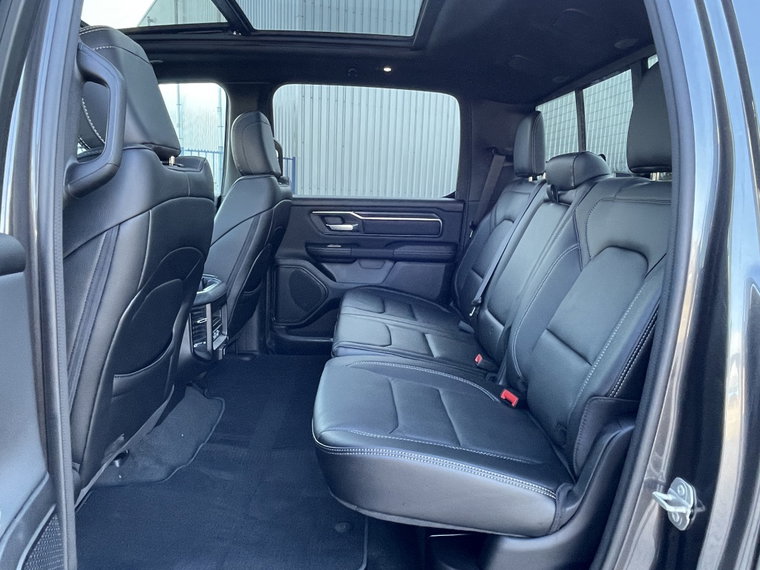 Vehicle Image 33