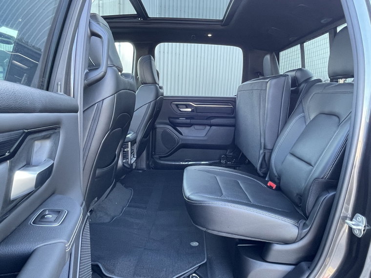 Vehicle Image 35