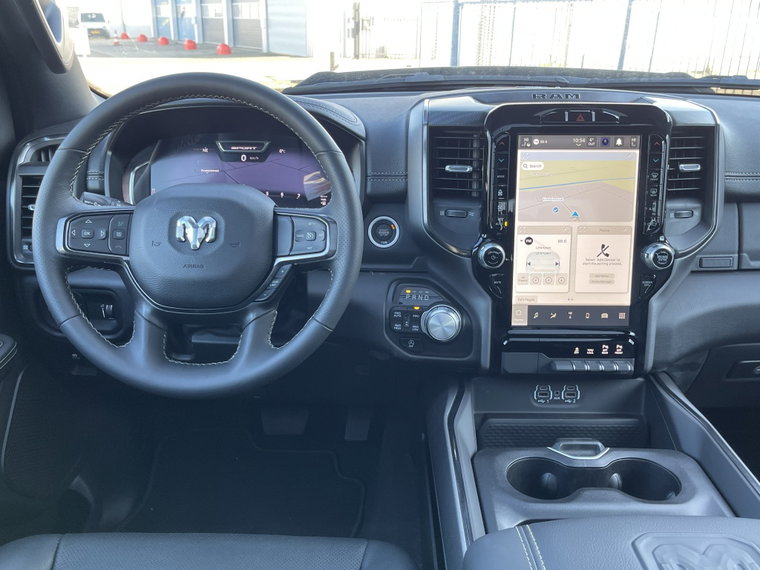 Vehicle Image 38