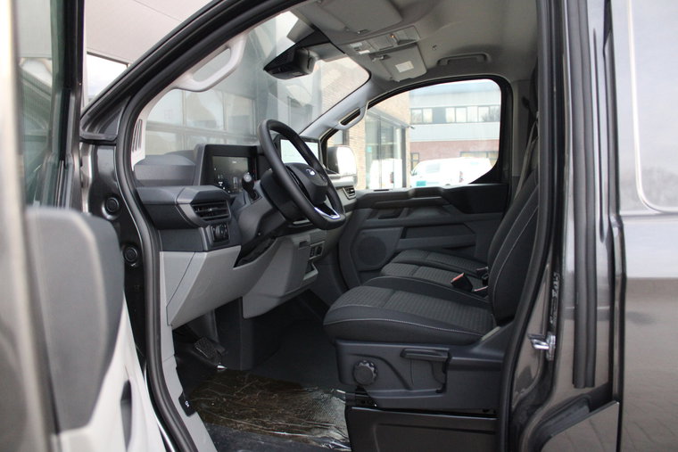 Vehicle Image 18