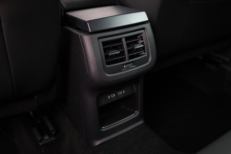 Vehicle Image 39