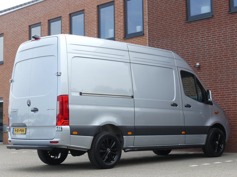 Vehicle Image 27