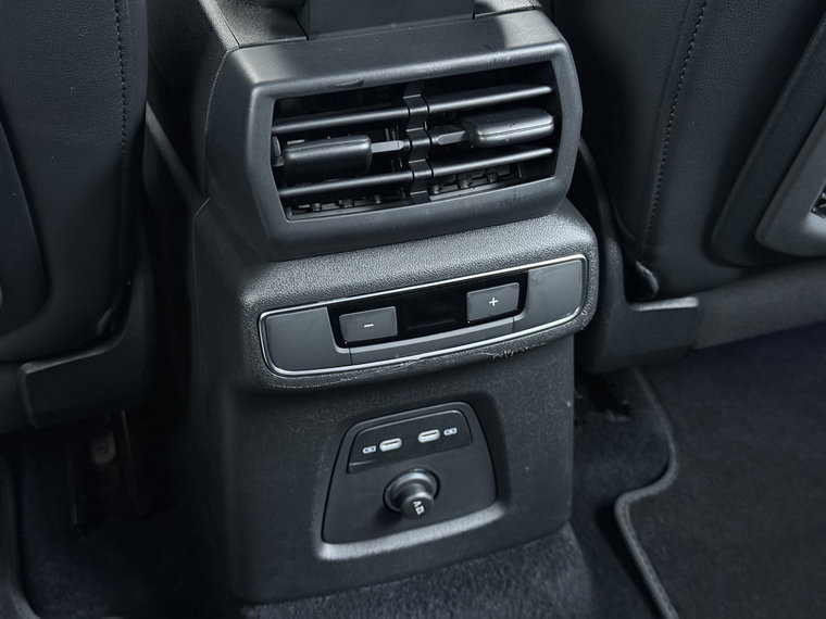 Vehicle Image 42