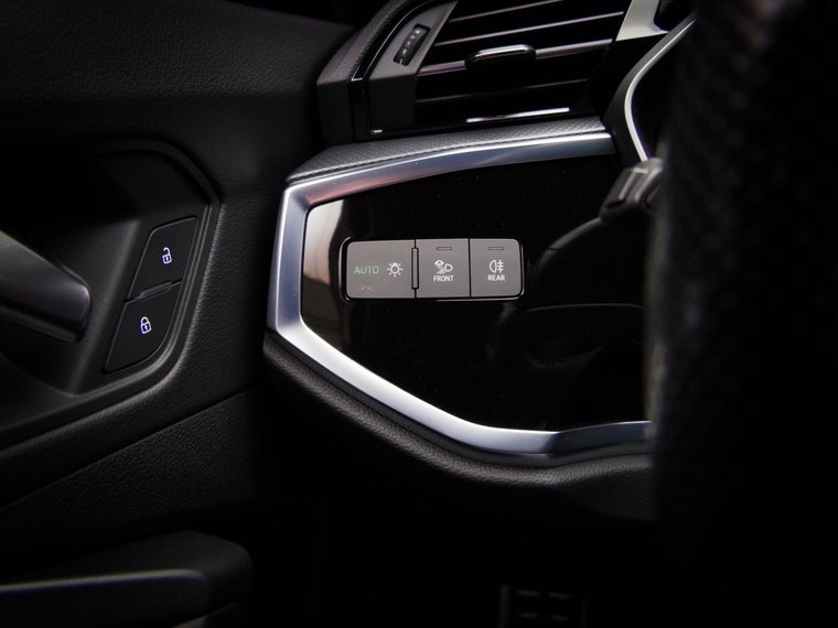 Vehicle Image 48