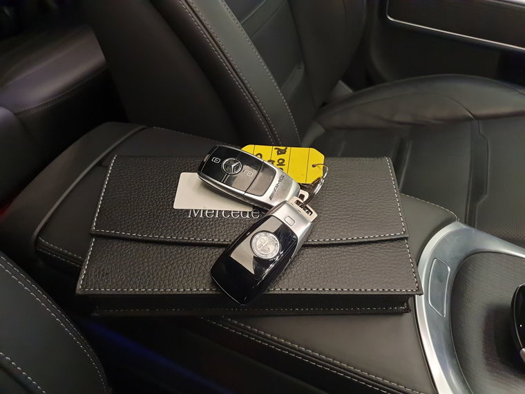 Vehicle Image 32