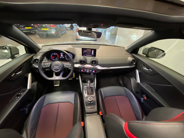 Vehicle Image 13