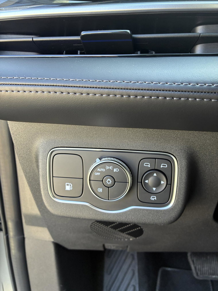 Vehicle Image 27