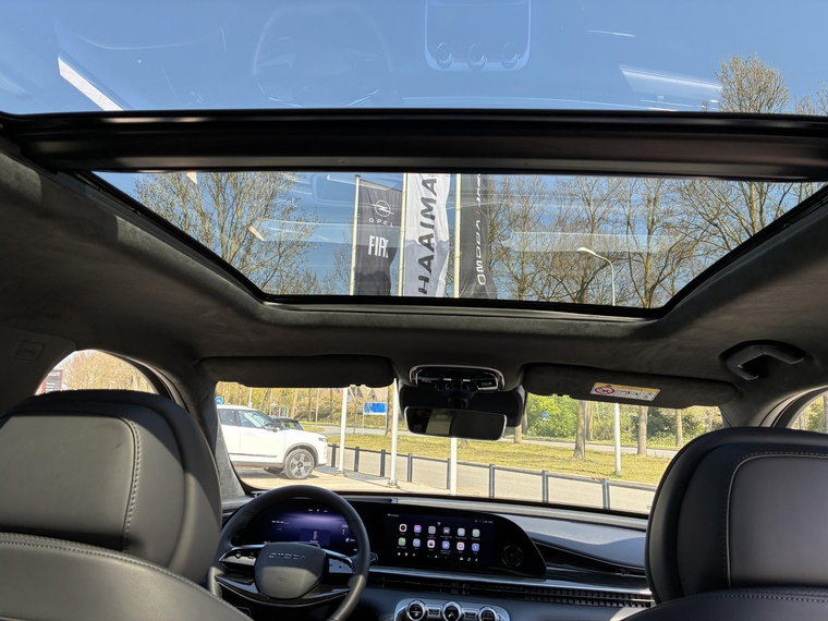 Vehicle Image 38