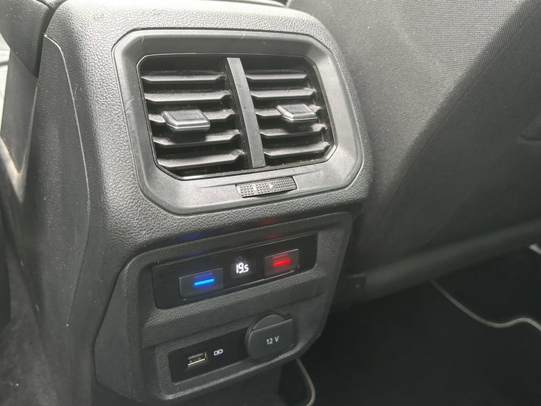 Vehicle Image 32