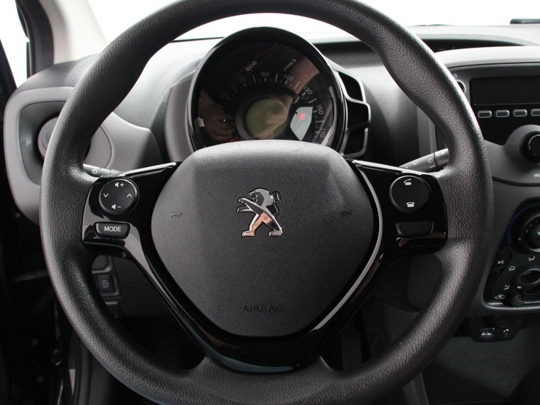 Vehicle Image 17