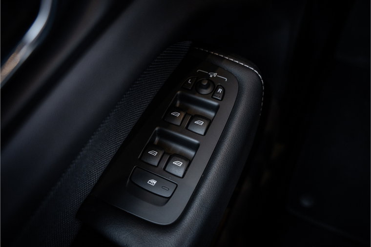 Vehicle Image 33