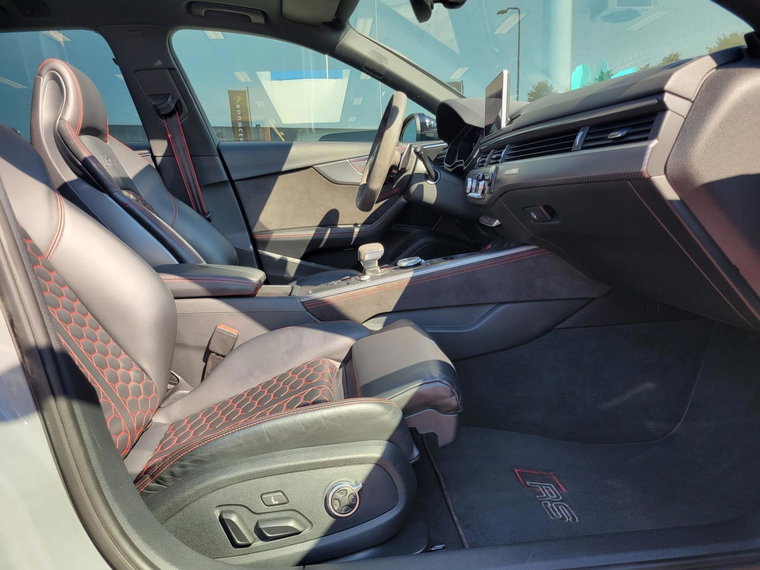 Vehicle Image 33