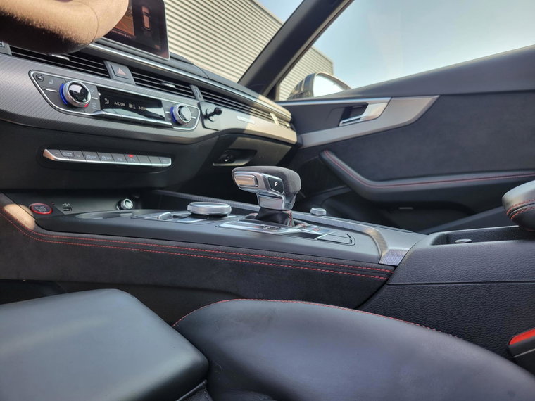 Vehicle Image 36