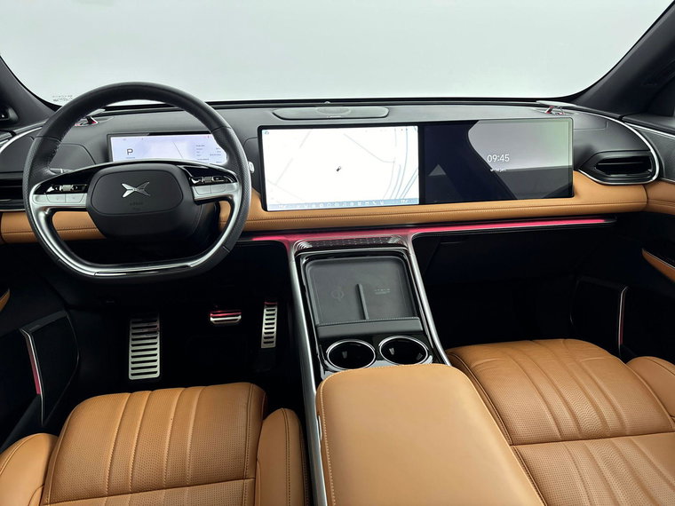 Vehicle Image 9
