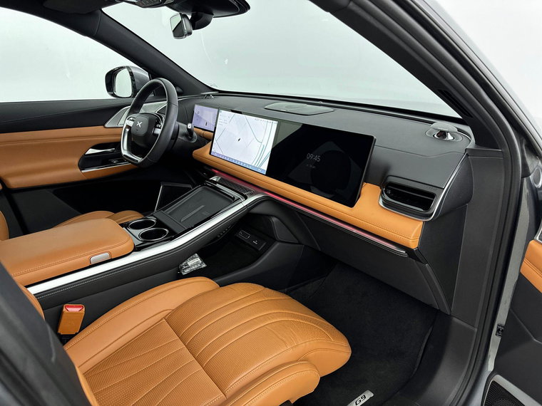 Vehicle Image 11