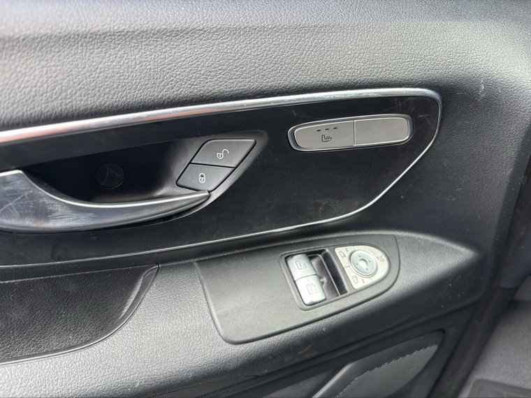 Vehicle Image 28