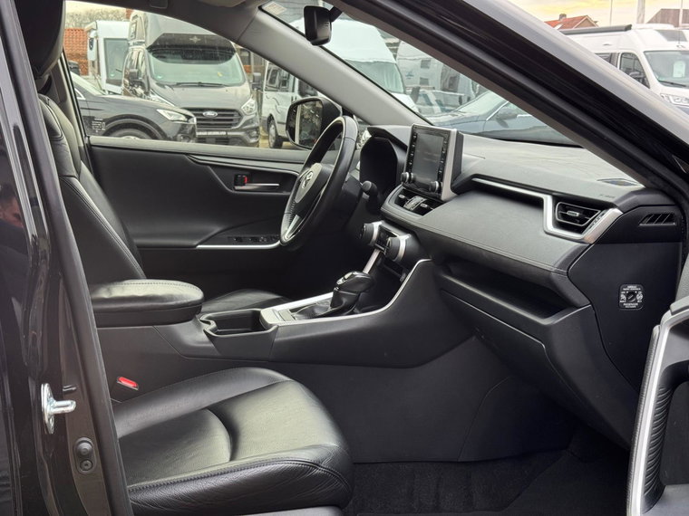 Vehicle Image 32
