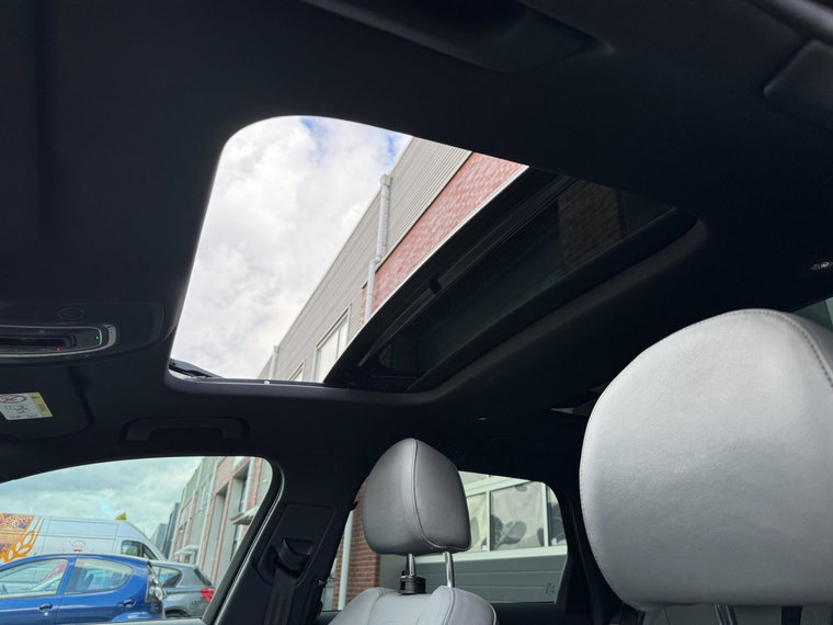 Vehicle Image 38