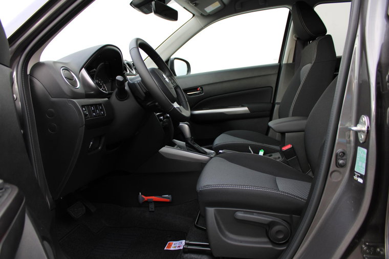 Vehicle Image 12