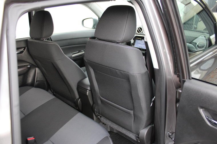 Vehicle Image 16