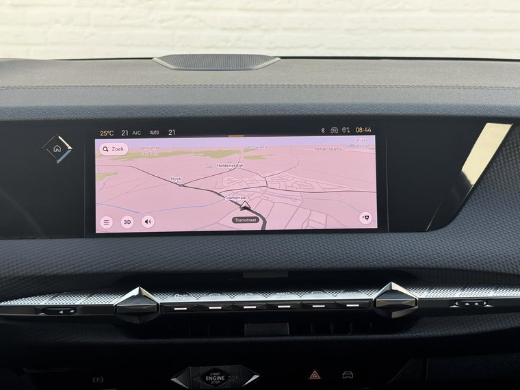 Vehicle Image 33