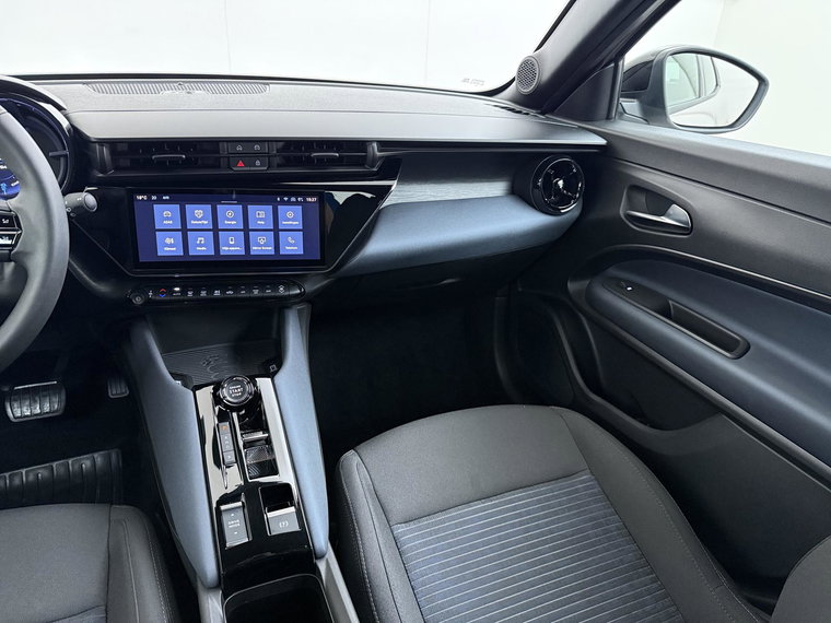 Vehicle Image 23