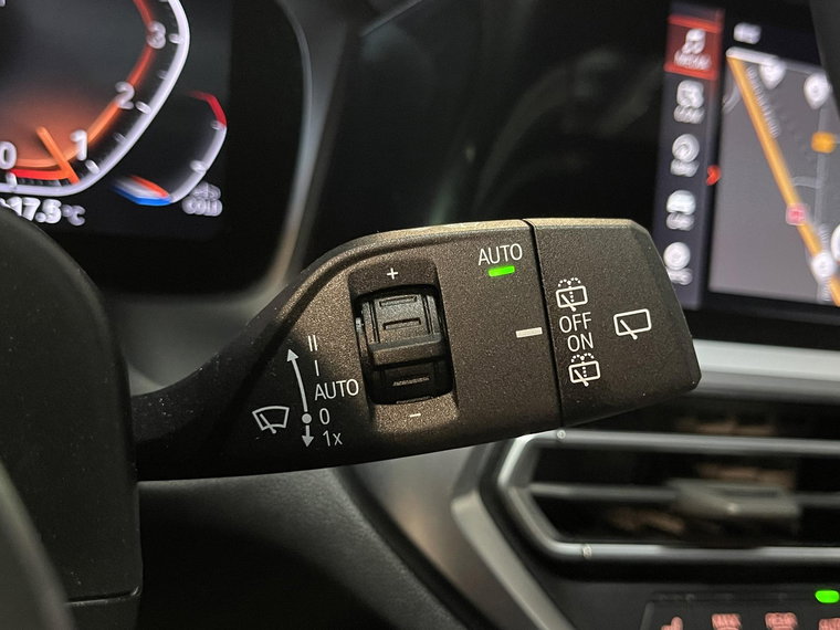 Vehicle Image 28