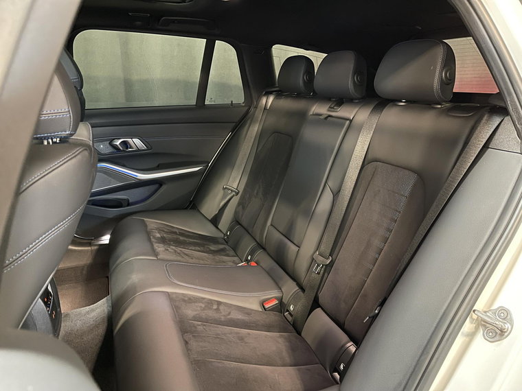 Vehicle Image 38