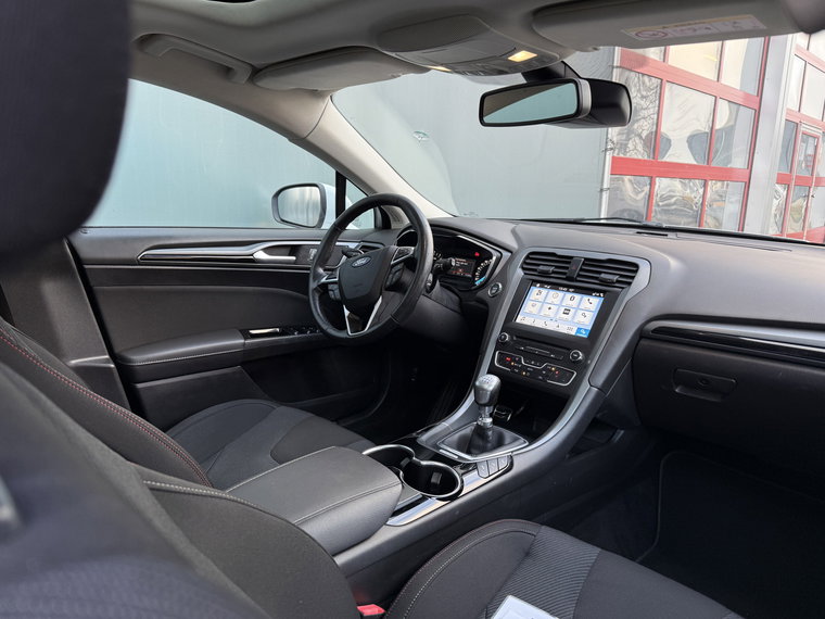 Vehicle Image 35