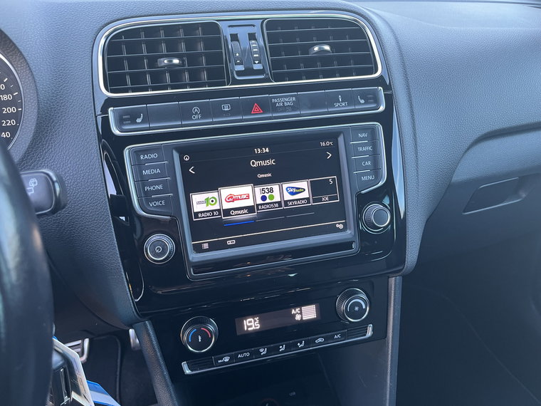 Vehicle Image 22