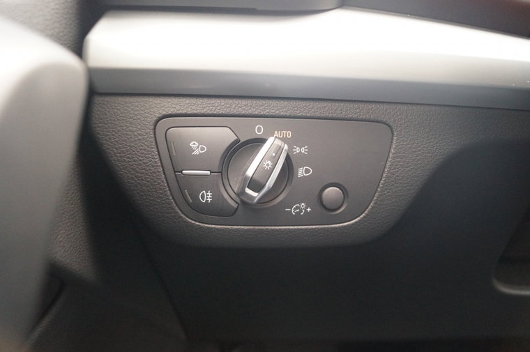 Vehicle Image 24