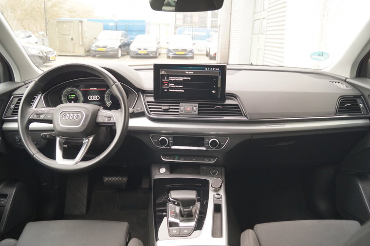 Vehicle Image 9