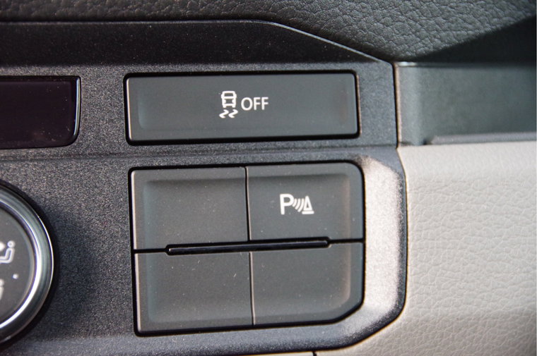 Vehicle Image 25