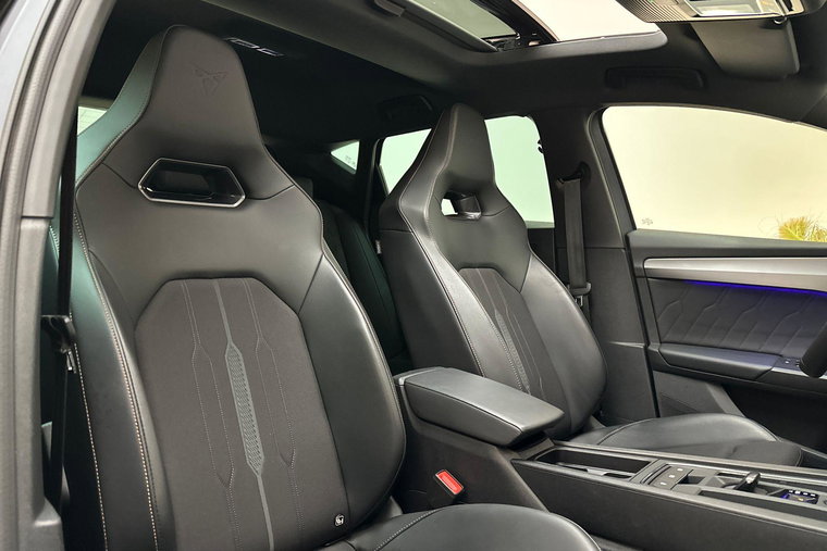 Vehicle Image 16