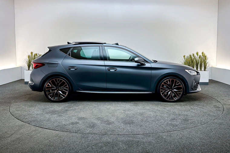 Vehicle Image 8