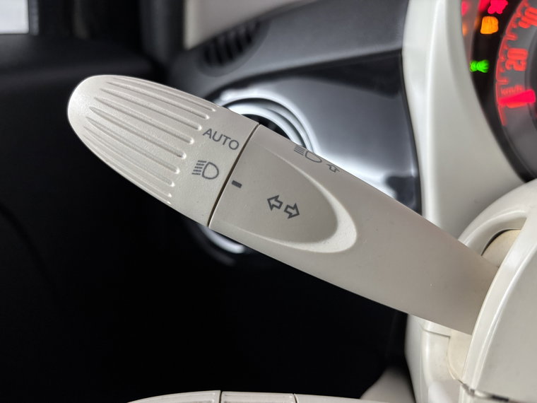 Vehicle Image 25