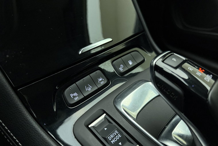 Vehicle Image 32