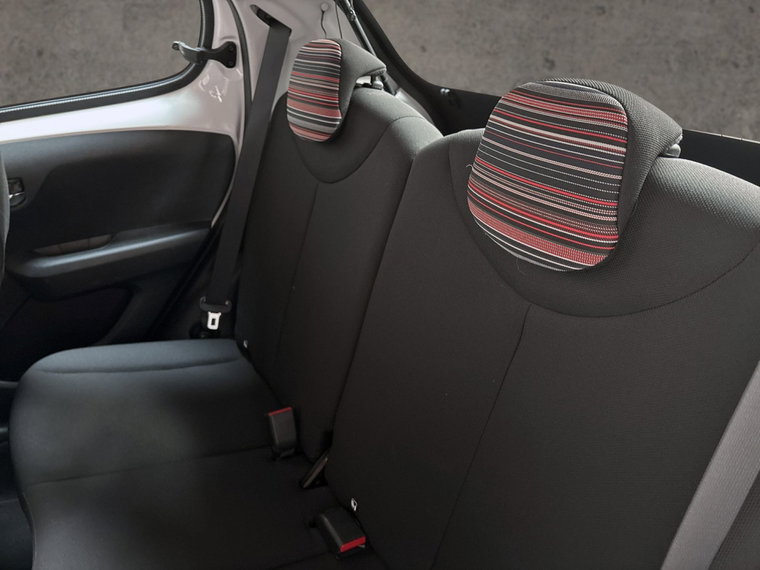 Vehicle Image 11