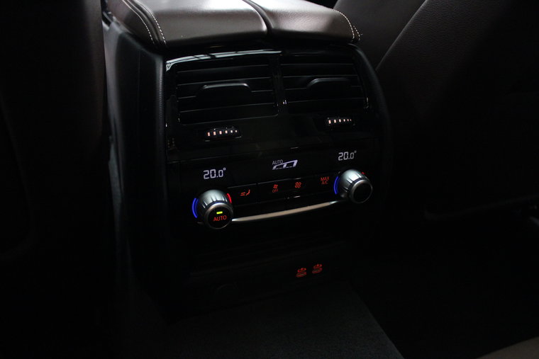 Vehicle Image 27